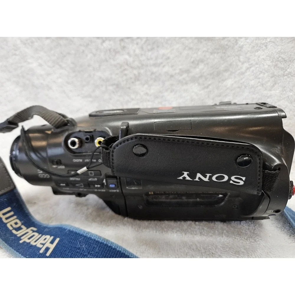 Sony Handycam CCD-FX310 Black Handheld Video-8 AutoFocus 8mm Camcorder Untested